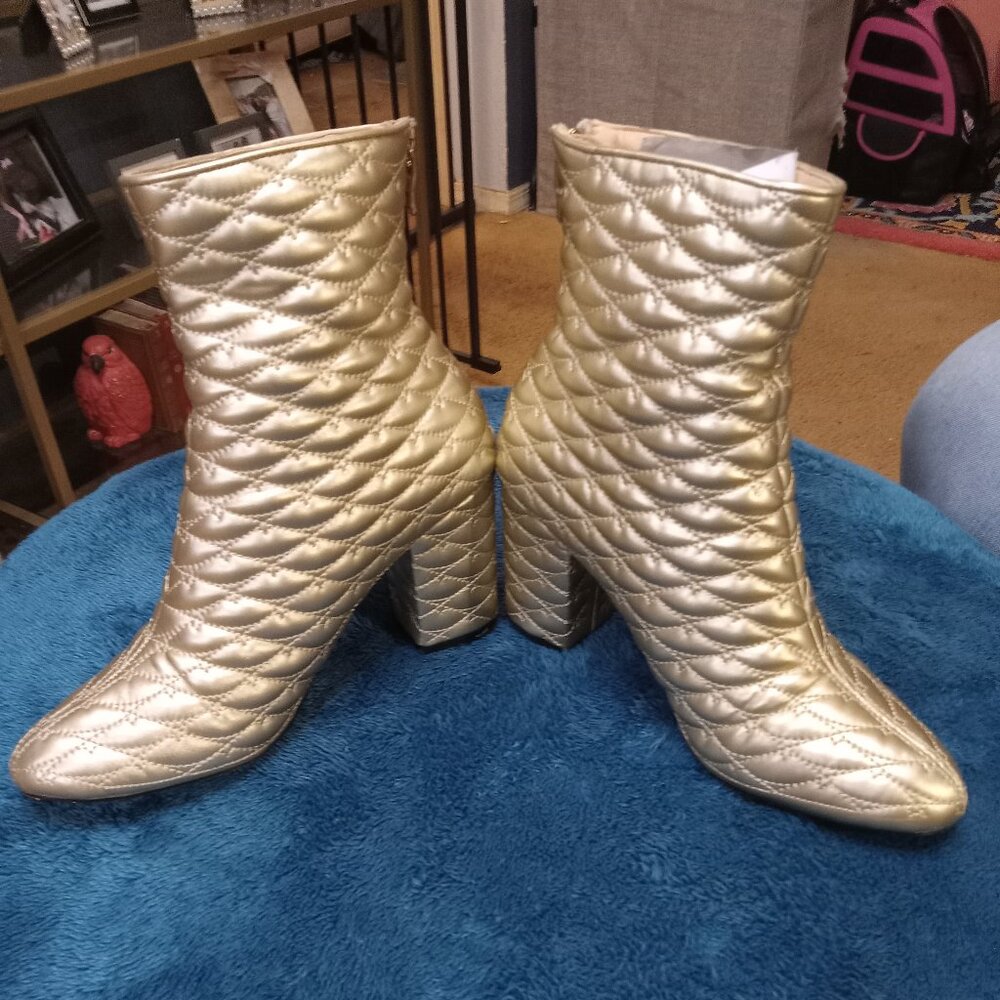 EUC Mackin J Gold Quilted Ankle Boots